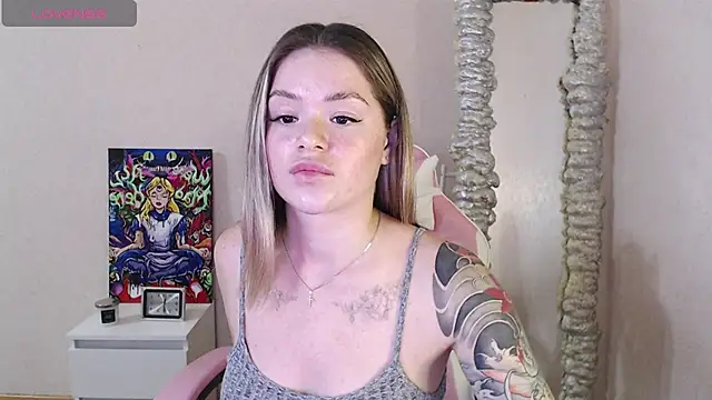 Snapshot of miaacatt chatting on October 21, 11:22 am miaacatt online show from October 21, 11:22 am