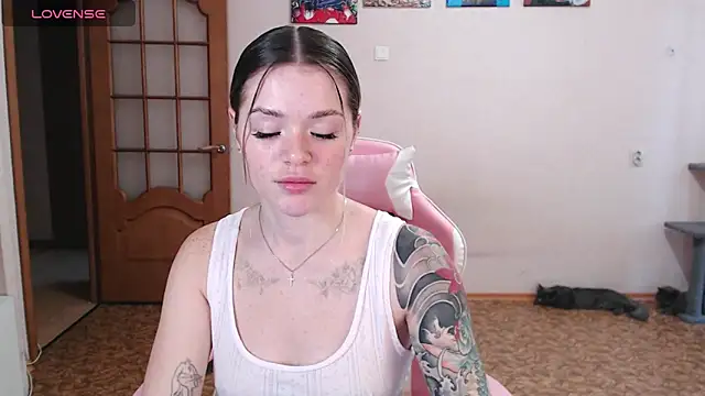 miaacatt online show from November 23, 5:40 am