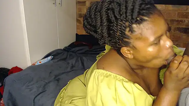 Pweedy-Baddie online show from October 6, 11:13 pm