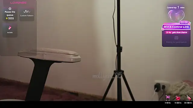 molly russell online show from February 19, 7:27 pm