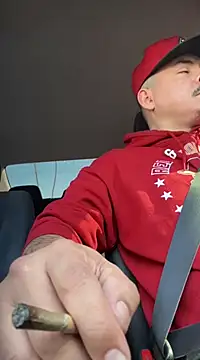 PeterGrandee online show from February 11, 8:20 pm