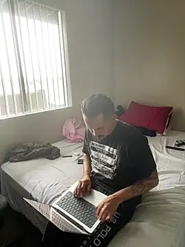 PeterGrandee online show from October 10, 8:52 pm