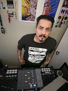 PeterGrandee online show from May 5, 8:39 pm