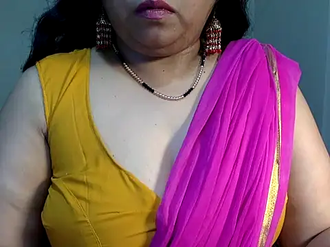 Snapshot of soniasharma0223 chatting on February 12, 5:58 am soniasharma0223 online show from February 12, 5:58 am