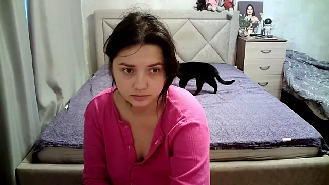 Snapshot of juliettkalen chatting on July 3, 3:46 am juliettkalen online show from July 3, 3:46 am