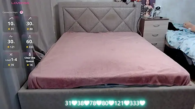 Snapshot of juliettkalen chatting on July 23, 3:59 am juliettkalen online show from July 23, 3:59 am