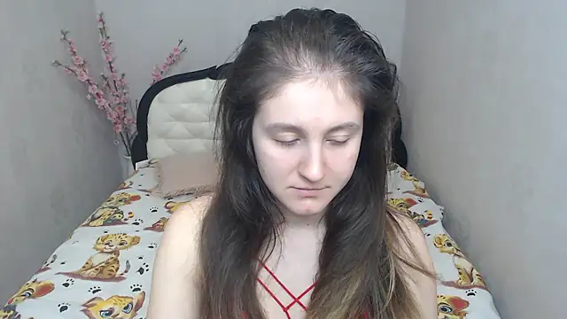 Holliy Cooper online show from March 25, 9:26 am