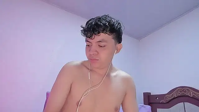 Snapshot of Lucaas_King chatting on February 5, 12:38 pm Lucaas King online show from February 5, 12:38 pm