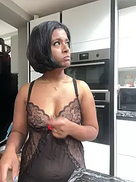 Snapshot of RoseMelanie chatting on February 27, 10:37 am RoseMelanie online show from February 27, 10:37 am