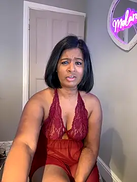 Snapshot of RoseMelanie chatting on October 6, 7:06 am RoseMelanie online show from October 6, 7:06 am