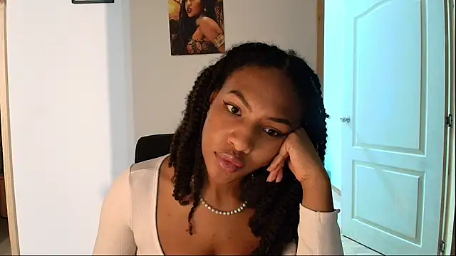 Snapshot of im_alivys_ chatting on June 20, 12:25 am im alivys online show from June 20, 12:25 am