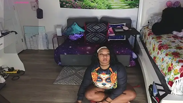 temptressbeauty24 online show from December 5, 6:10 am