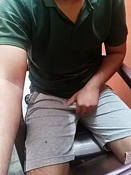 Snapshot of mrshine chatting on March 15, 6:58 am mrshine online show from March 15, 6:58 am