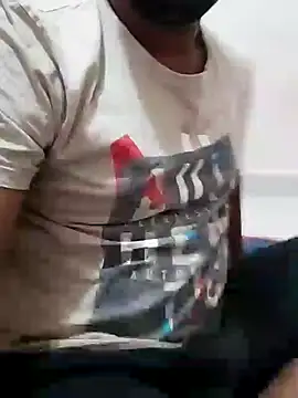 Snapshot of mrshine chatting on November 27, 6:04 am mrshine online show from November 27, 6:04 am