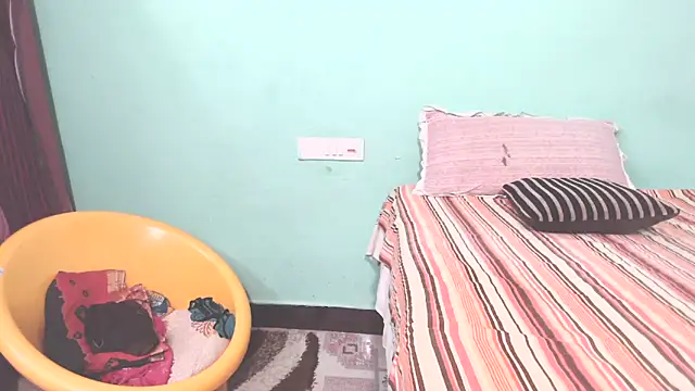 shrutitelugu69 online show from April 11, 4:33 pm