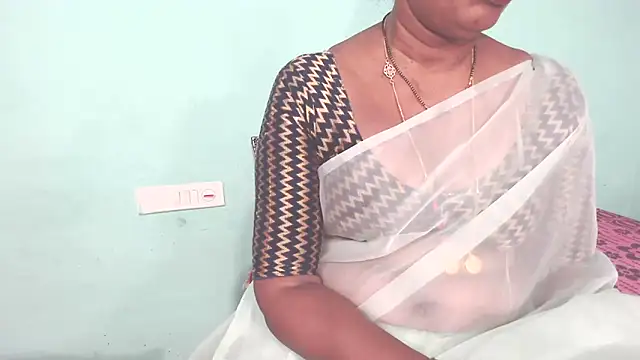 shrutitelugu69 online show from April 18, 4:44 pm