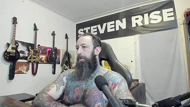 Snapshot of StevenRiseNYC chatting on October 28, 12:30 pm StevenRiseNYC online show from October 28, 12:30 pm