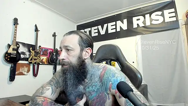 Snapshot of StevenRiseNYC chatting on November 1, 2:46 am StevenRiseNYC online show from November 1, 2:46 am