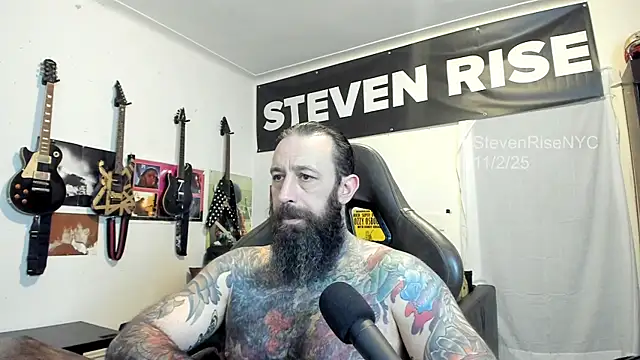 Snapshot of StevenRiseNYC chatting on November 3, 1:19 am StevenRiseNYC online show from November 3, 1:19 am