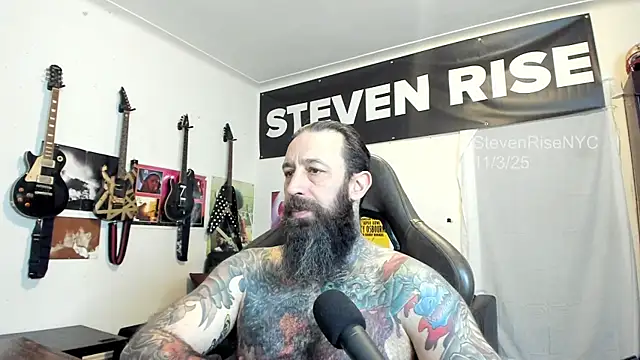 Snapshot of StevenRiseNYC chatting on November 3, 1:23 pm StevenRiseNYC online show from November 3, 1:23 pm