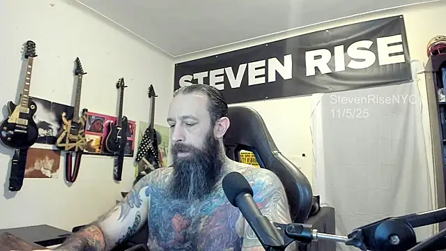 Snapshot of StevenRiseNYC chatting on November 5, 1:44 pm StevenRiseNYC online show from November 5, 1:44 pm