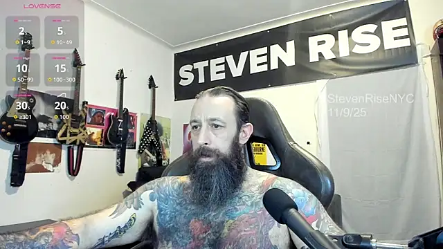 Snapshot of StevenRiseNYC chatting on November 11, 2:44 am StevenRiseNYC online show from November 11, 2:44 am