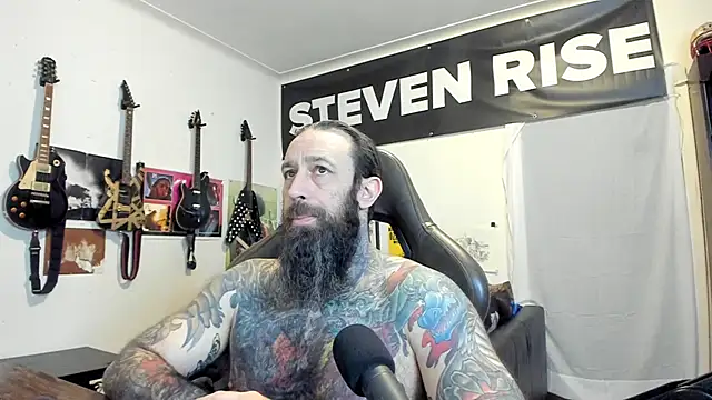 Snapshot of StevenRiseNYC chatting on December 2, 1:39 pm StevenRiseNYC online show from December 2, 1:39 pm