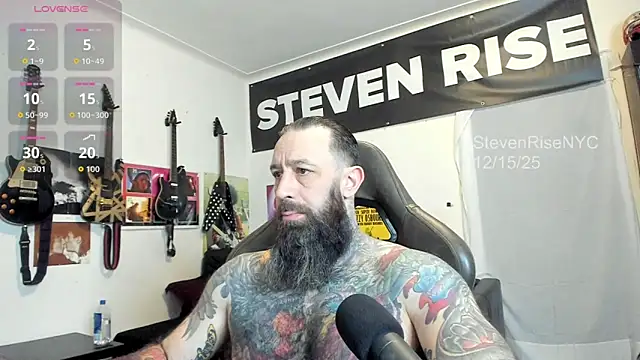 Snapshot of StevenRiseNYC chatting on December 15, 3:05 pm StevenRiseNYC online show from December 15, 3:05 pm