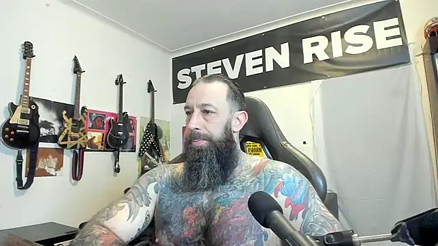 Snapshot of StevenRiseNYC chatting on December 19, 1:51 pm StevenRiseNYC online show from December 19, 1:51 pm