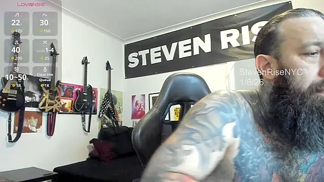 Snapshot of StevenRiseNYC chatting on January 7, 1:19 am StevenRiseNYC online show from January 7, 1:19 am