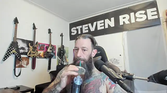Snapshot of StevenRiseNYC chatting on May 4, 12:45 pm StevenRiseNYC online show from May 4, 12:45 pm