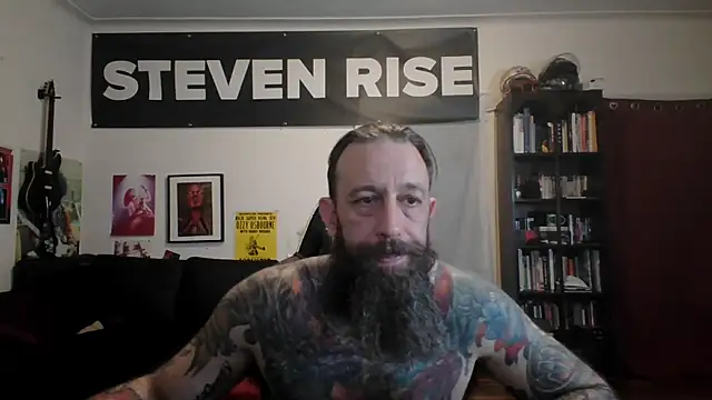 Snapshot of StevenRiseNYC chatting on May 9, 12:05 am StevenRiseNYC online show from May 9, 12:05 am