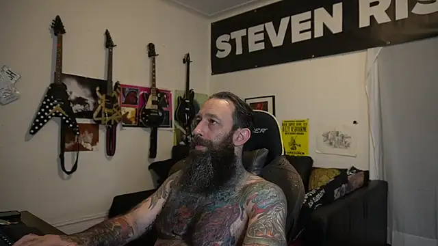 Snapshot of StevenRiseNYC chatting on May 25, 11:00 pm StevenRiseNYC online show from May 25, 11:00 pm