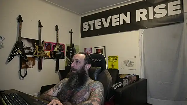 Snapshot of StevenRiseNYC chatting on May 27, 1:57 am StevenRiseNYC online show from May 27, 1:57 am