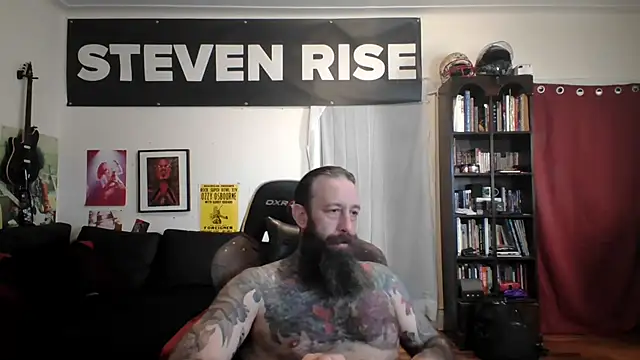 Snapshot of StevenRiseNYC chatting on May 30, 10:51 pm StevenRiseNYC online show from May 30, 10:51 pm