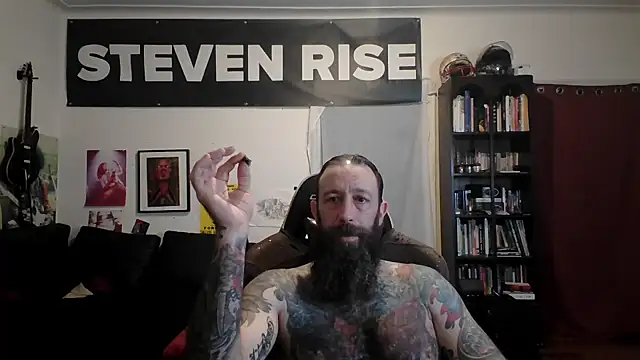 Snapshot of StevenRiseNYC chatting on June 2, 12:12 am StevenRiseNYC online show from June 2, 12:12 am