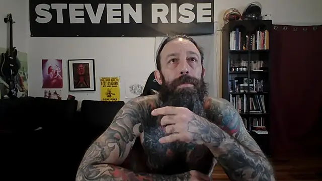 Snapshot of StevenRiseNYC chatting on June 3, 12:41 pm StevenRiseNYC online show from June 3, 12:41 pm