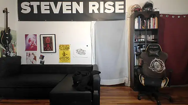 Snapshot of StevenRiseNYC chatting on June 3, 2:33 pm StevenRiseNYC online show from June 3, 2:33 pm