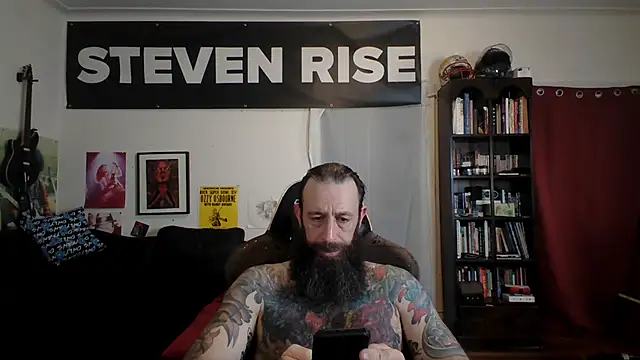 Snapshot of StevenRiseNYC chatting on June 8, 11:27 pm StevenRiseNYC online show from June 8, 11:27 pm