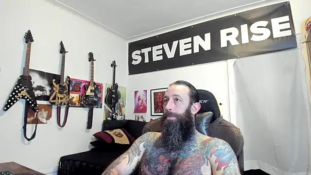 Snapshot of StevenRiseNYC chatting on June 18, 11:31 pm StevenRiseNYC online show from June 18, 11:31 pm