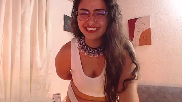  Kim  M online show from March 26, 4:01 pm