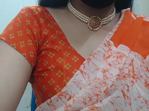 Snapshot of Lovely_Siri_23 chatting on July 20, 6:21 pm Lovely Siri 23 online show from July 20, 6:21 pm