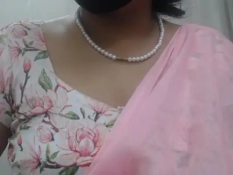 Snapshot of Lovely_Siri_23 chatting on July 26, 7:04 am Lovely Siri 23 online show from July 26, 7:04 am