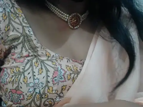 Snapshot of Lovely_Siri_23 chatting on July 28, 7:39 pm Lovely Siri 23 online show from July 28, 7:39 pm