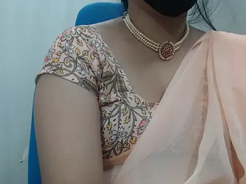 Snapshot of Lovely_Siri_23 chatting on July 28, 8:52 pm Lovely Siri 23 online show from July 28, 8:52 pm