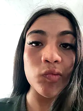 Snapshot of Chiqui_cute chatting on October 12, 3:55 pm Chiqui cute online show from October 12, 3:55 pm