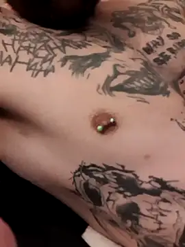 Snapshot of PIercingBoy38 chatting on December 31, 3:12 am PIercingBoy38 online show from December 31, 3:12 am