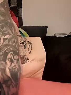 Snapshot of PIercingBoy38 chatting on January 20, 1:18 am PIercingBoy38 online show from January 20, 1:18 am