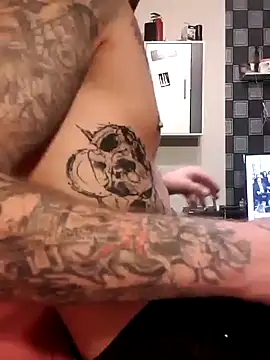 Snapshot of PIercingBoy38 chatting on January 20, 9:22 pm PIercingBoy38 online show from January 20, 9:22 pm