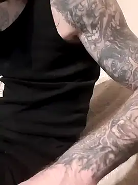 Snapshot of PIercingBoy38 chatting on February 2, 6:42 pm PIercingBoy38 online show from February 2, 6:42 pm